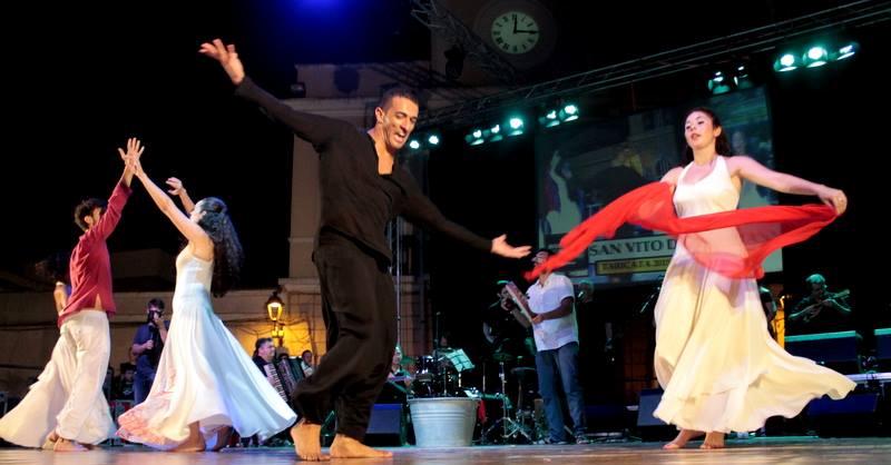 Pizzica di San Vito -Ballo e musica popolare.