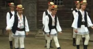 Romanian Traditional Dance – Purtata batrina