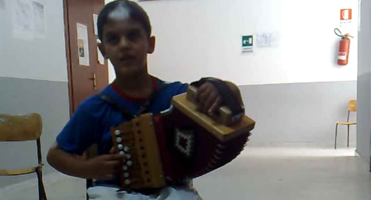 Il piccolo VINCENZO esegue LA ZITA