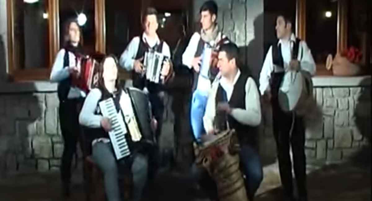 Esibizione del gruppo musicale "Le 5 terre Ciociare".