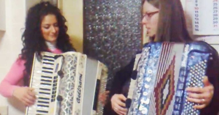 Alessia & Giada – Piemontesina - Fisarmonica. Musica popolare.