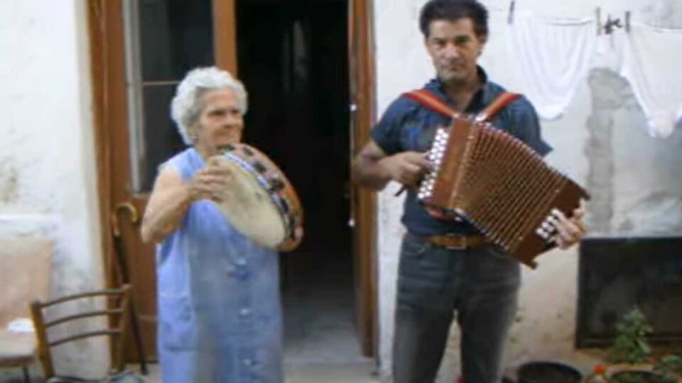 La Pizzica te lu pepe - Ballo popolare salentino. Musica popolare.