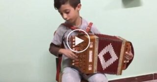 Antonio suona una Tarantella Calabrese