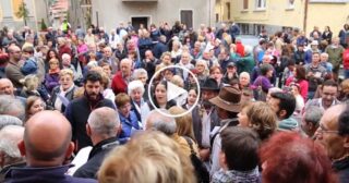Flash Mob di canto popolare a Barni(CO)