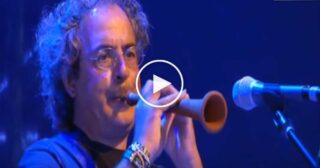 Notte della Taranta – Alessandro Mannarino in ”Scetate vajò”