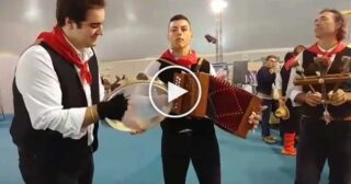 L’Amour Toujours di Gigi D’Agostino (Tamburello & Organetto)