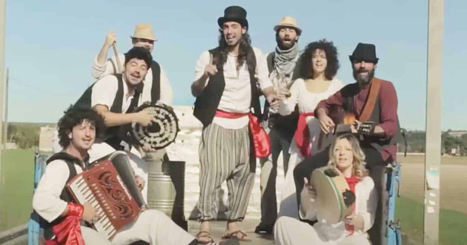 Terraross - ze vecinze - Puglia. Musica popolare.