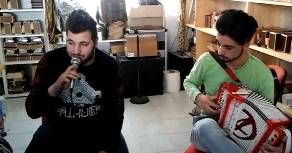 Tarantella Aviglianese - I Diavoli del Sud. Musica poplare.