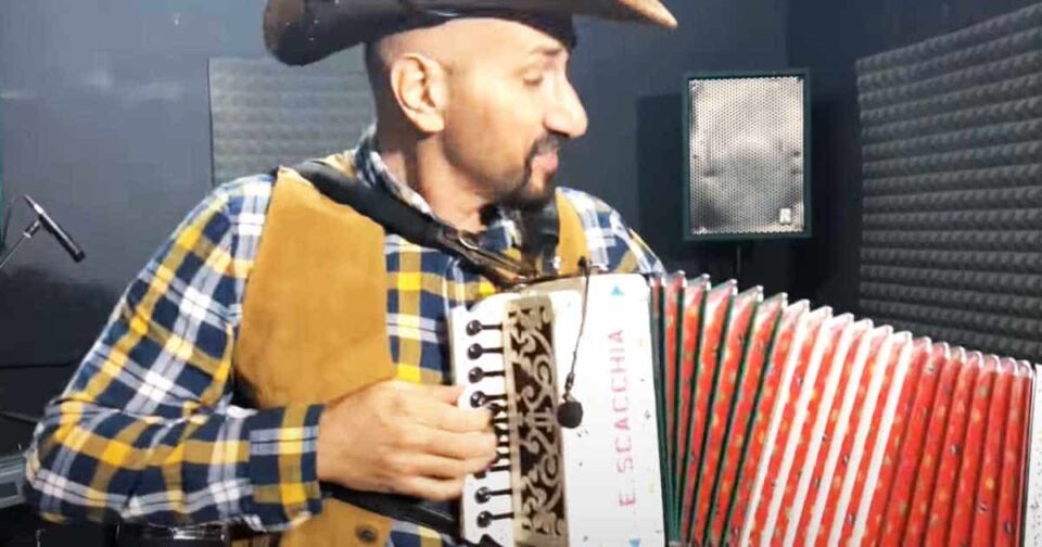 Guagliuncella - Enzo Scacchia - Organetto. Musica popolare.