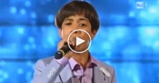 Damiano Mazzone – Dicitencello vuie + Testo