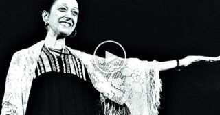 Nascette mmiez’ o mare – Concetta Barra + Testo