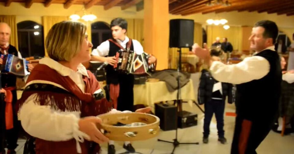 La Cilentana - Gruppo Folk Novivelia - Campania. Musica popolare.