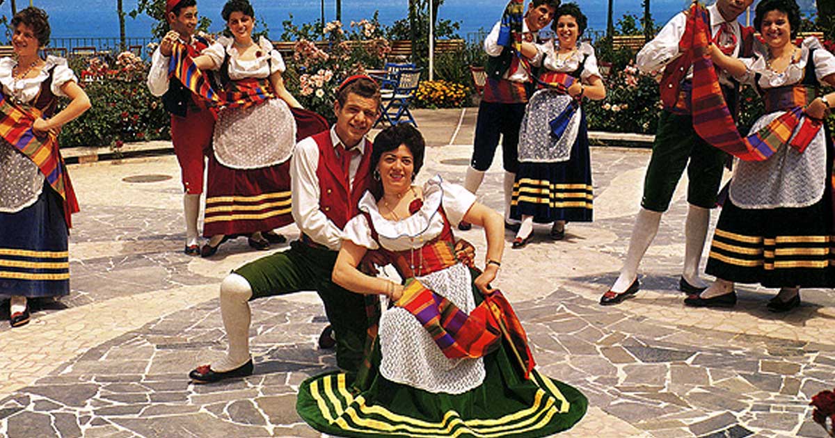 'A cura 'e Mammà + Testo.