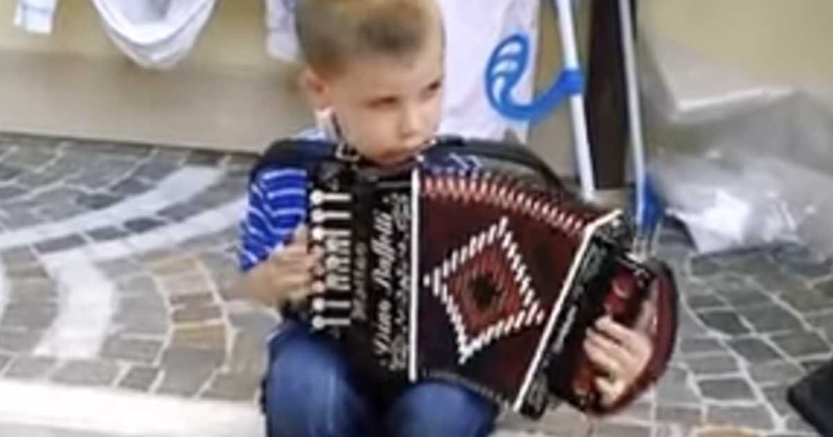 Bambino di 5 anni - Cicirinella teneva teneva