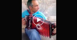 Vincenzo con l’organetto presso Cirigliano