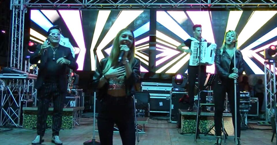 Liscio - Caro Papà - Orchestra Liscio. Musica popolare.