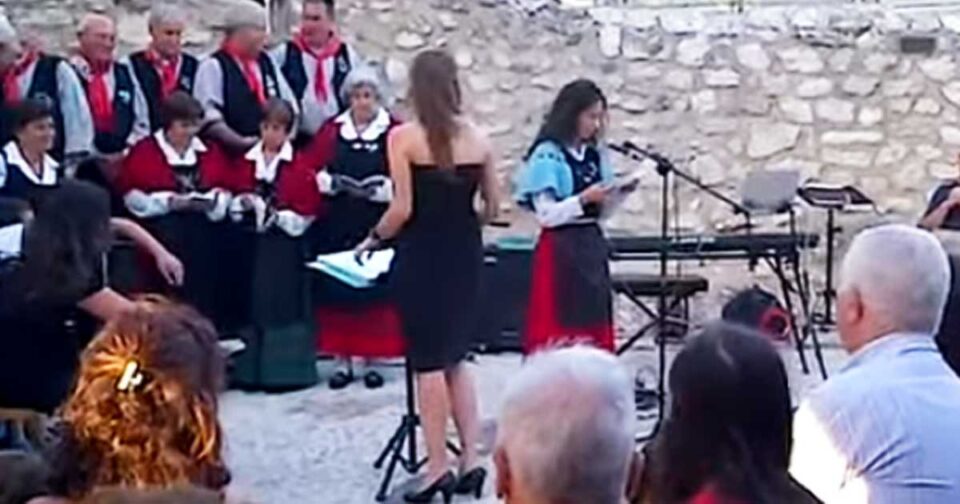 Regode la montagna - Corale Fonte Vetica - Musica Abruzzo. Musica popolare.