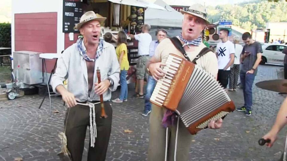 Gli Spunciaporchi - Guarda la luna - Fisarmonica e piffero.