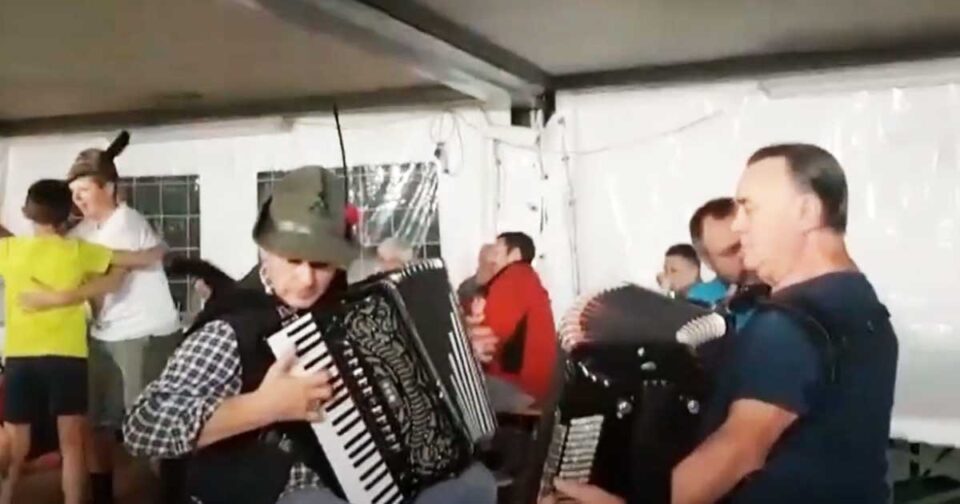 "Romagna mia" a Trento - Canzone popolare.