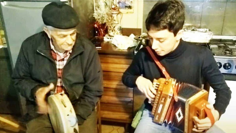 Tarantella Antica - Gaetano Sapone e Nonno Gaetano - Calabria. Musica calabrese.