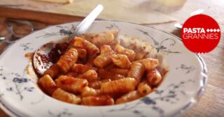 Ricette & Tradizioni: Rigatoni “lolli nte usa” – Sicilia