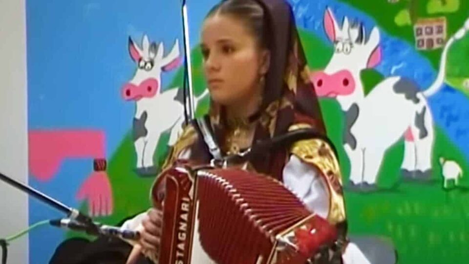 Alice Pira - Ballu 'e Ischina - Sardegna. Musica popolare.