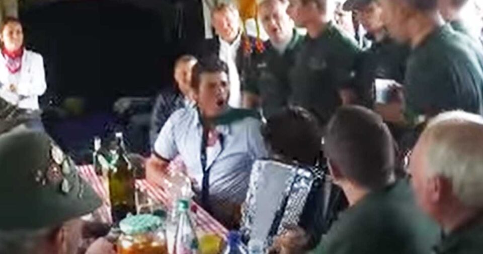 Dal vej al giou - La Mamma di Rosina - Alpini. Musica popolare.