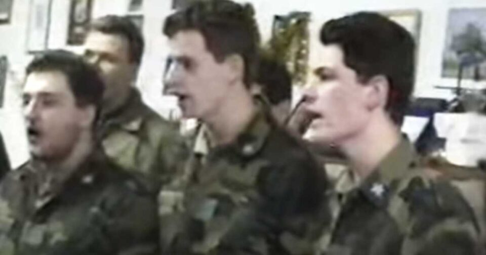 Coro Brigata Alpina Cadore - Ave Maria - Alpini.