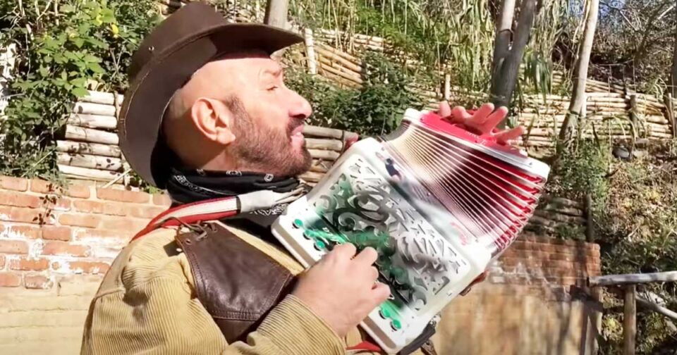 L'ultimo dei Mohicani - Enzo Scacchia - Organetto. Colonna sonora.