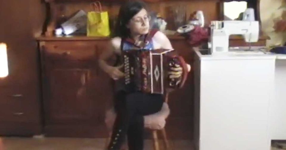 Milena Di Lioni - Reginella Campagnola - Organetto. Musica popolare.