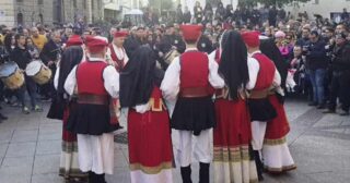 Ballo Tradizionale Sardo in Piazza Eleonora