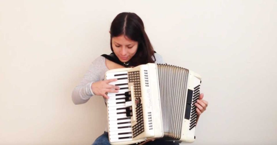 La Cumparsita - Nataly Cubillas. Musica popolare.