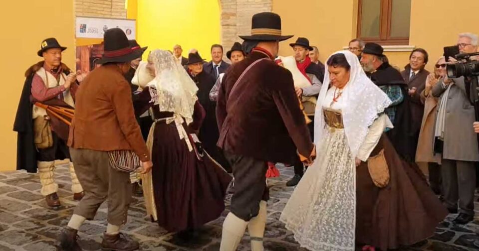 Saltarella a Chieti - Abruzzo. Musica popolare italiana.