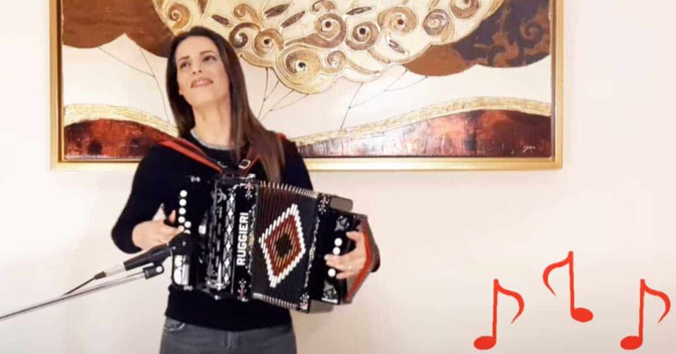 La Piruletta - Irma Di Benedetto - Organetto. Musica popolare italiana.