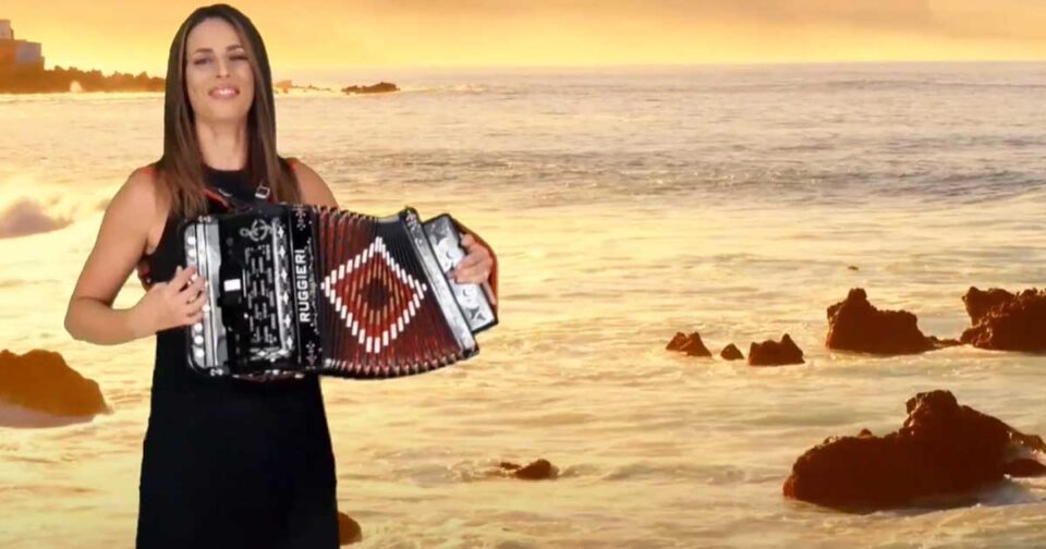 Serenata d'amore (Beguine) - Irma Di Benedetto.