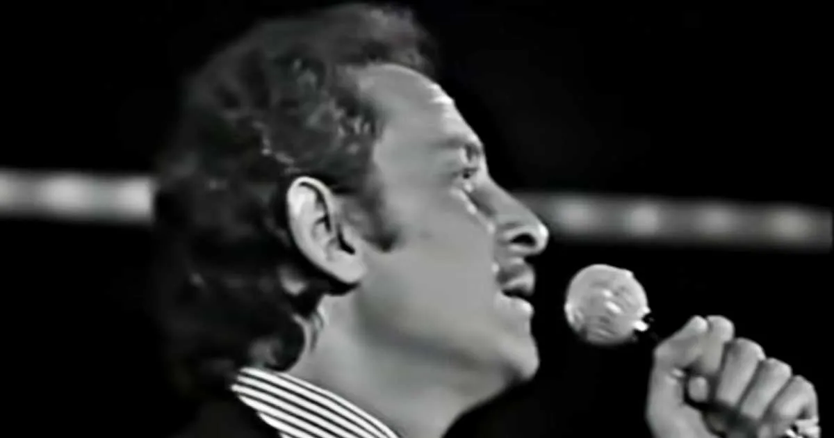 Domenico Modugno canta Amara terra mia