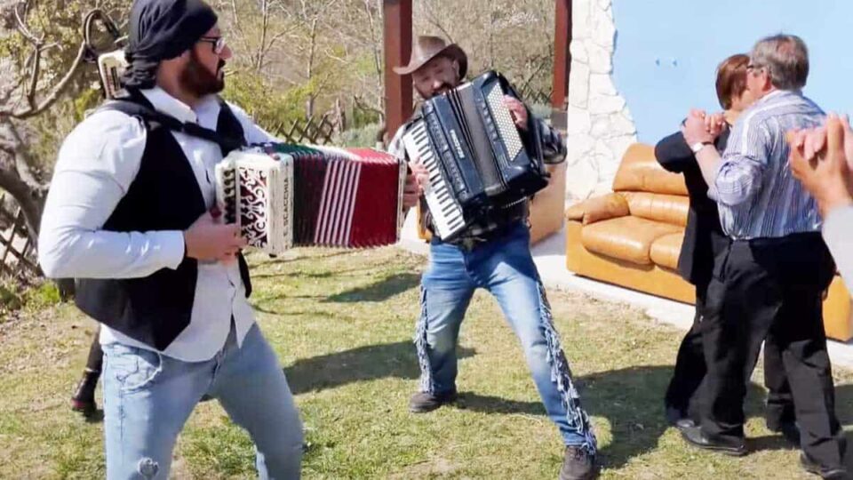 Polka del brillo - Nicola e Enzo Scacchia - Organetto. Musica popolare.