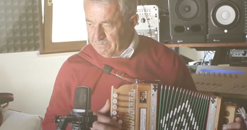 Tarantella Ciota - Nicola Casale - Organetto. Musica popolare.