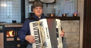 Sul cappello che noi portiamo (canzone degli Alpini)