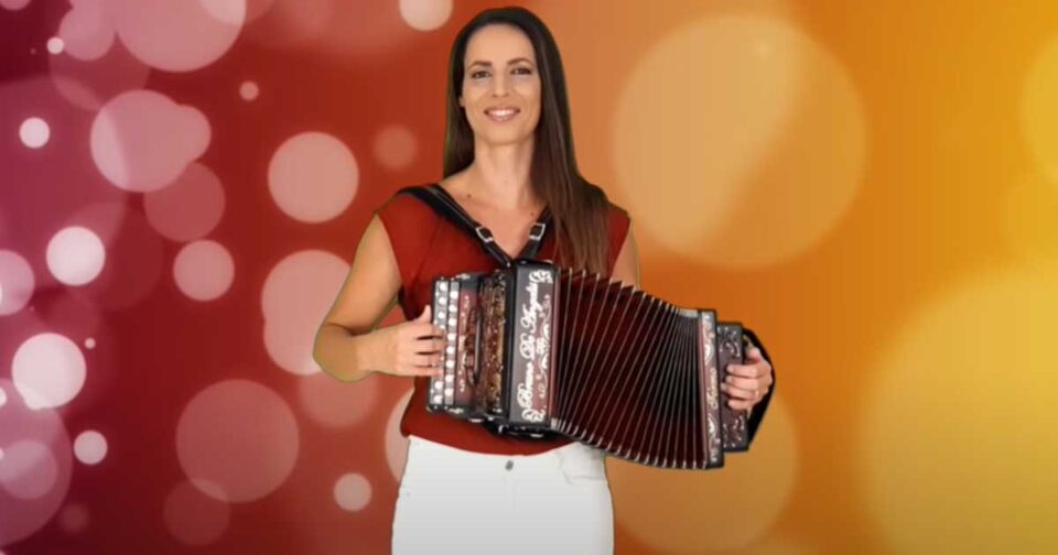 Marina - Irma Di Benedetto - Organetto. Musica popolare.