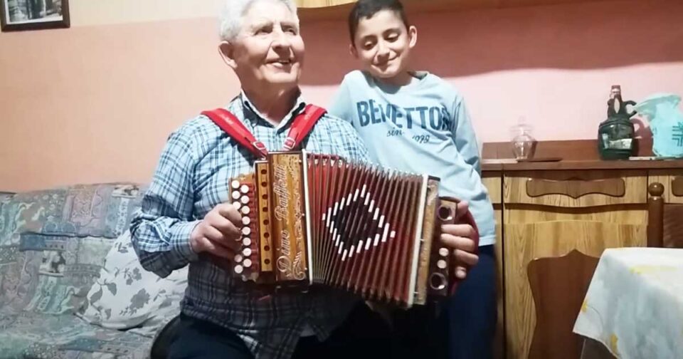 Tarantella Lavianese - Piserchia Pasquale - Organetto. Musica popolare.