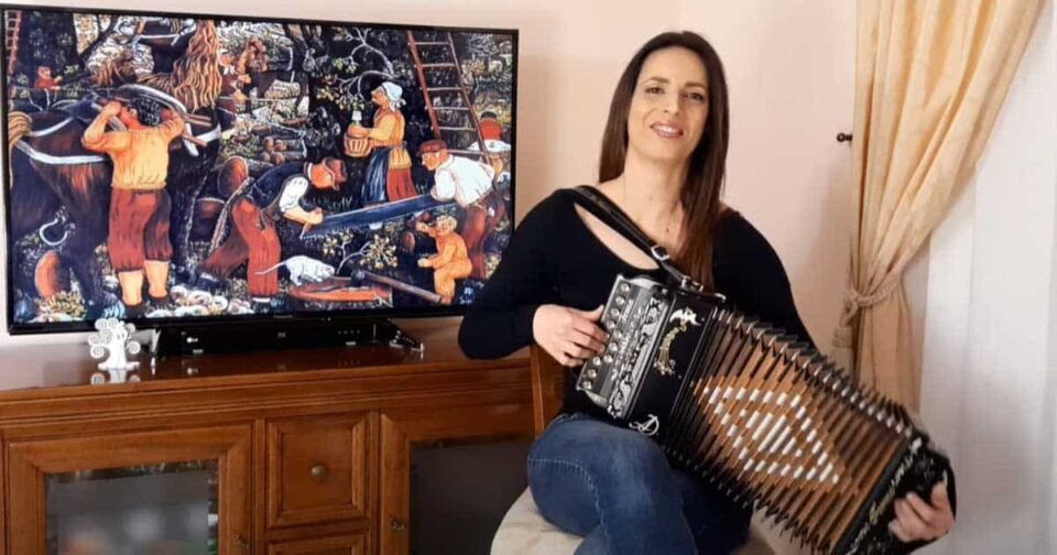 Trallallero - Irma Di Benedetto - Organetto. Musica popolare.