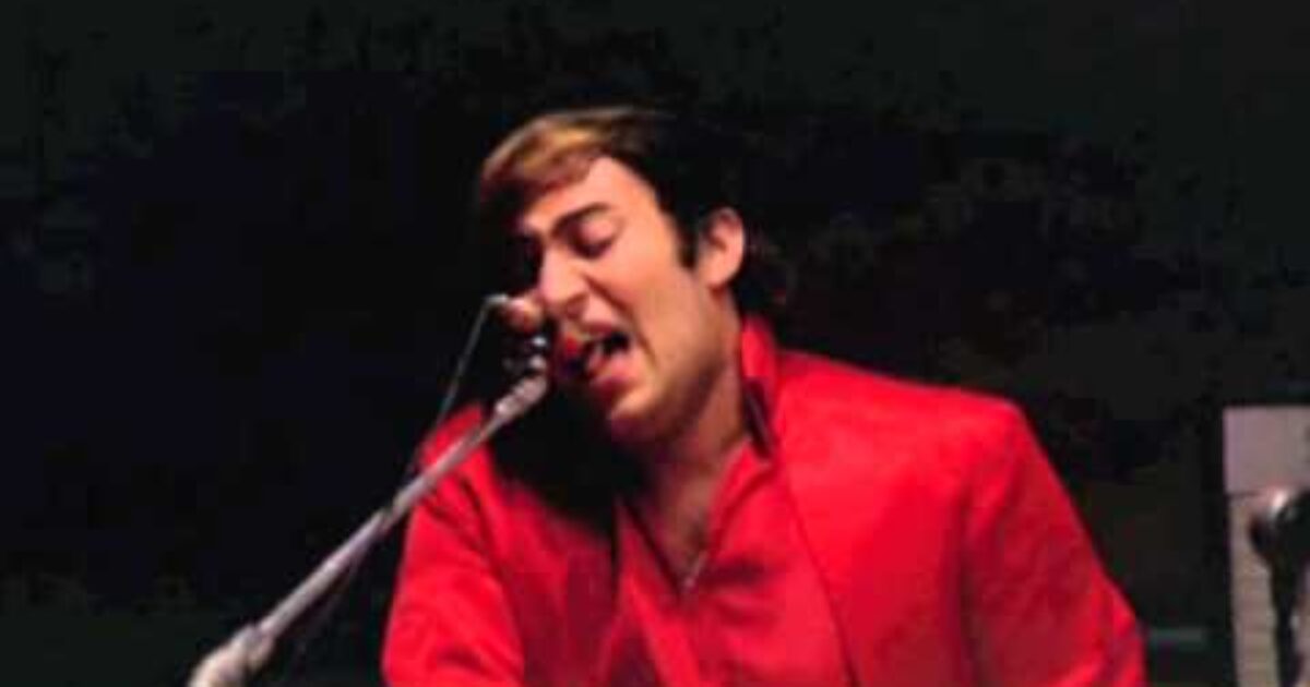 Pugni chiusi – I Ribelli