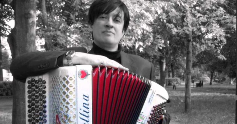 Playlist con tutte le canzoni di Massimo Castellina.