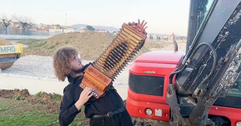 Polka del grillo - Nicolò Di Mattia. Musica all'organetto.